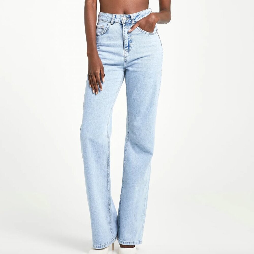 BOA Straight Leg High Rise Jeans Small.